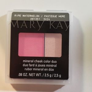 Mary Kay blush duo, mineral blush and Eyeshadow